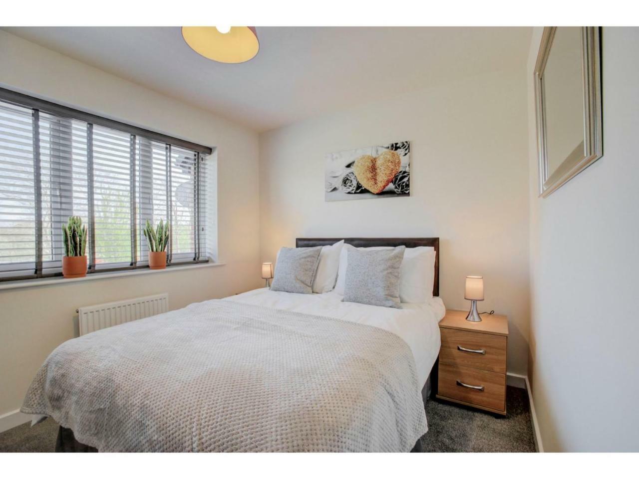 Newly Built, Splendid House For 5 In Manchester! Екстериор снимка