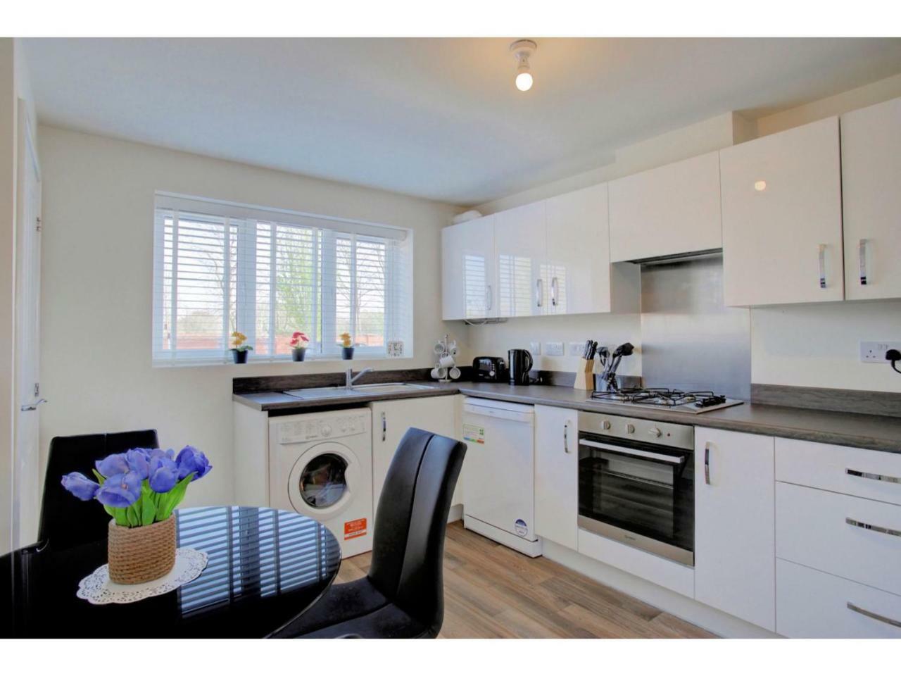 Newly Built, Splendid House For 5 In Manchester! Екстериор снимка
